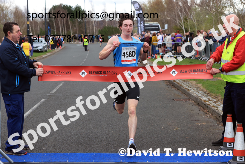 Senior Mens relay, 2026 Elswick Harriers Good Friday Road Relays and Young Athletes, Newburn,  Newcastle upon Tyne. Photo: David T. Hewitson/Sports for All Pics